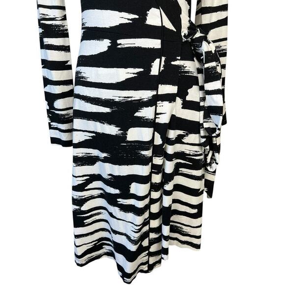 Grayson Wrap Dress Striped Black Long Sleeve Knee Length Casual Soft Size XS - Picture 5 of 7
